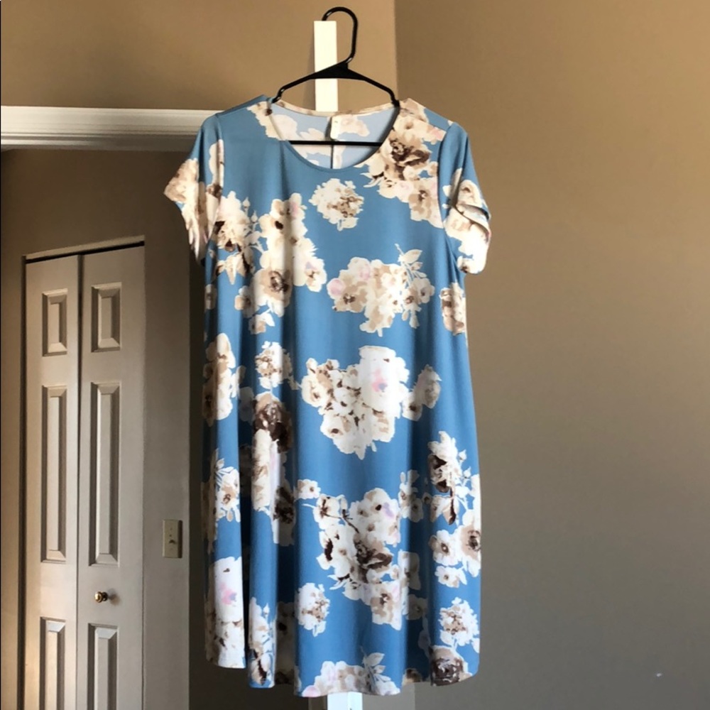 Blue flower pattern dress
